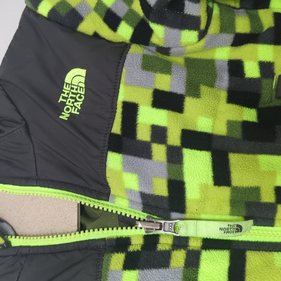 TNF Reversible Jacket Fleece/Wind Resistance - Picture 8 of 9